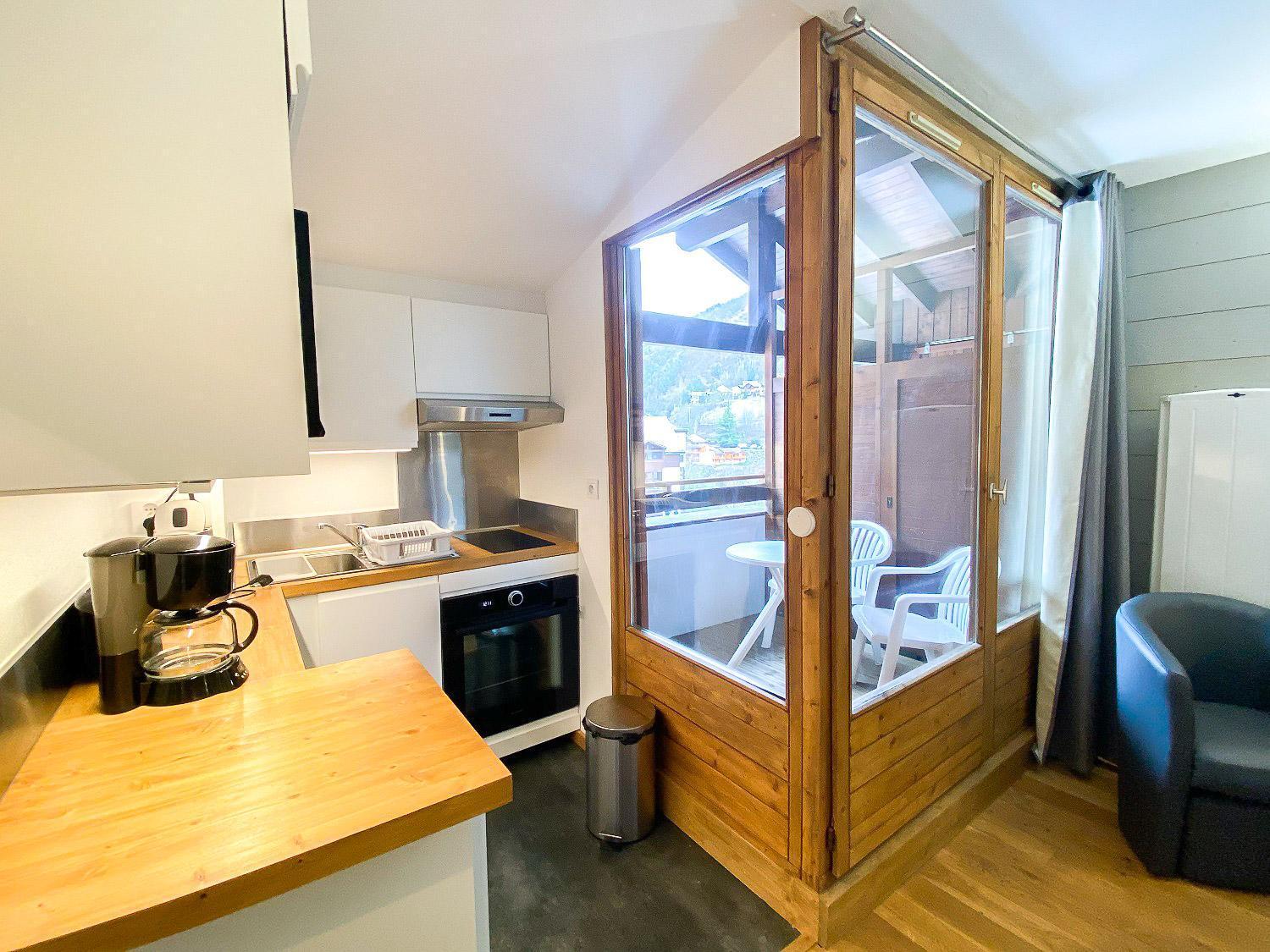 Apartment 3-